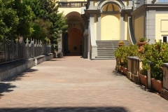 Il vissuto: mondo popolare e<i> negotium</i>. Percorso nella Napoli greco-romana