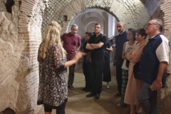 Il vissuto: mondo popolare e<i> negotium</i>. Percorso nella Napoli greco-romana